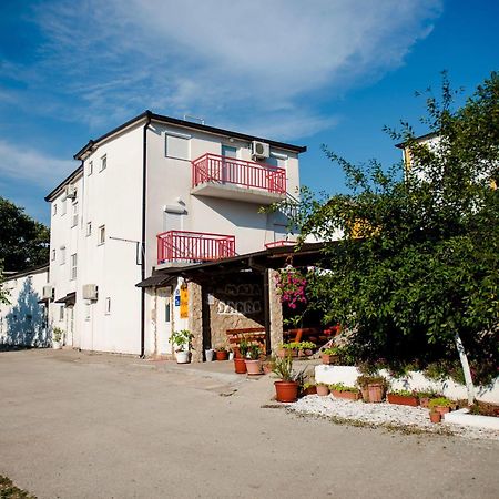 Ana Stjepan Nikolic - Pilgrim'S 2Nd Home Međugorje Eksteriør billede